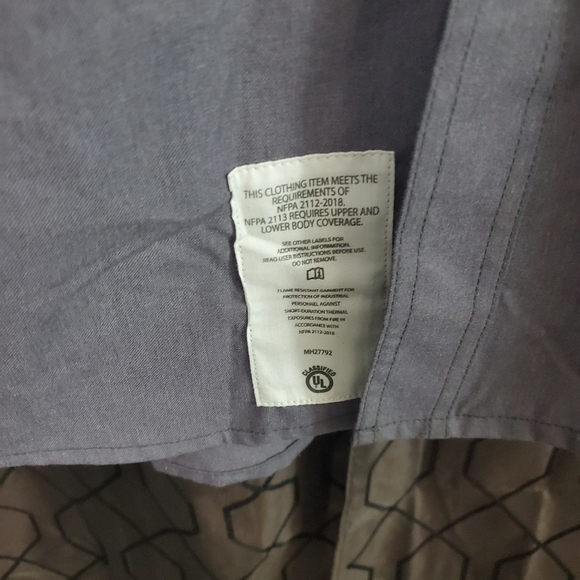 Carhartt Flame Resistant Work Shirt - Picture 2 of 6